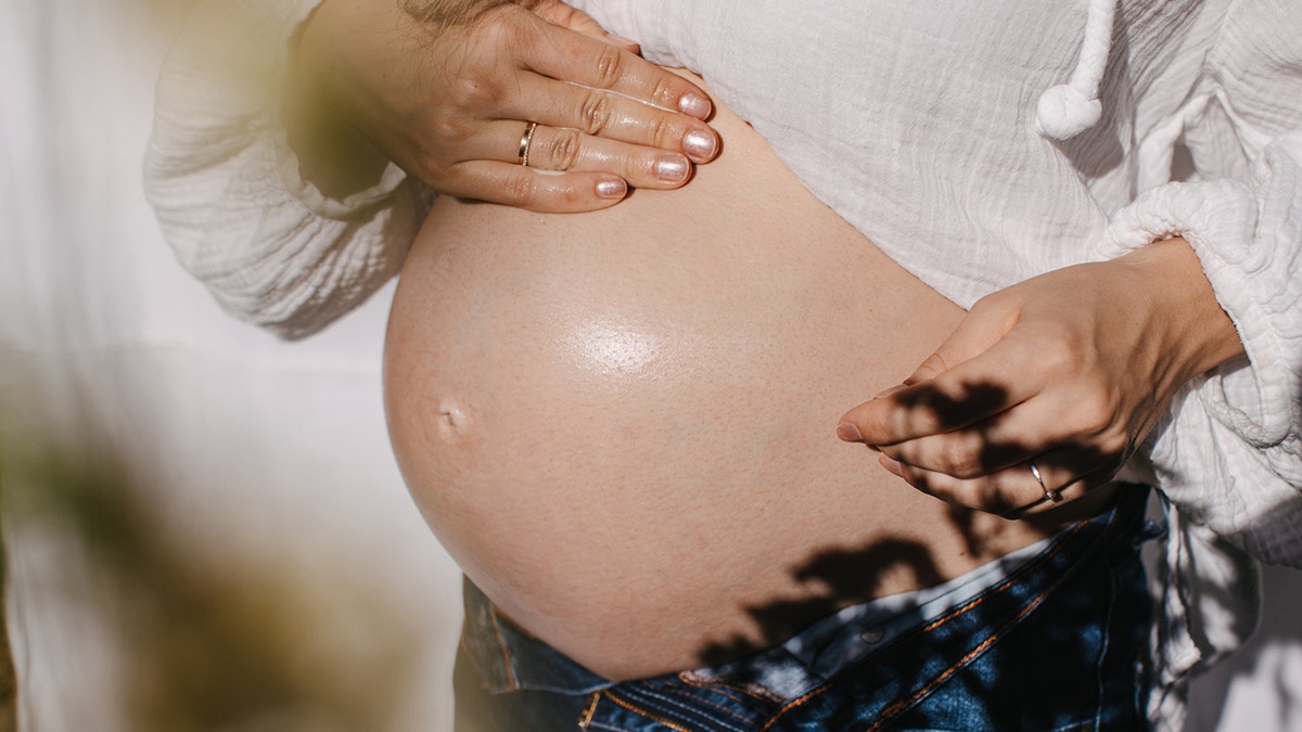 Demand filed against Kansas' law by annulment of end -of -life options for pregnant women